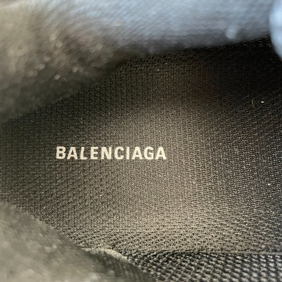 Balenciaga Black and White Sneakers - Picture 5 of 10